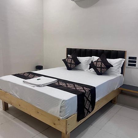 Hotel Hampton Vyara Екстериор снимка