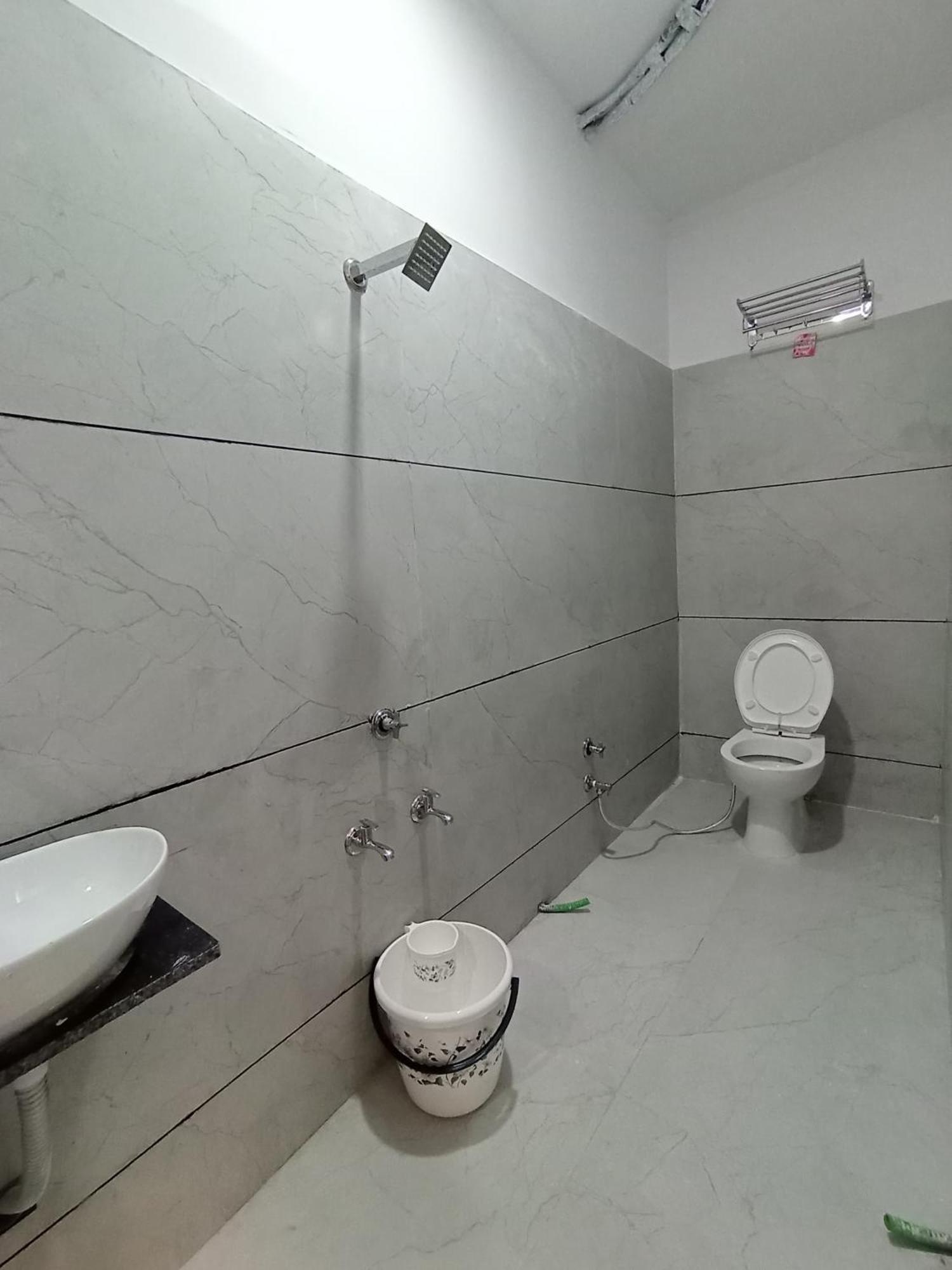 Hotel Hampton Vyara Екстериор снимка